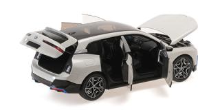 BMW iX - 2022 - WHITE METALLIC Minichamps 1:18 Metallmodell mit zu öffnenden Türen und Haube(n)