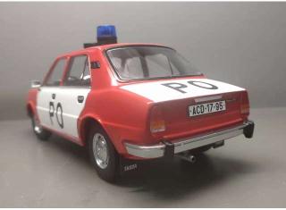 Skoda 105L 1976 Fire Brigade, red/white Limited: 360 Pieces Triple9 1:18 Resinemodell (Türen, Motorhaube... nicht zu öffnen!)