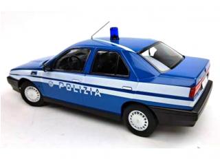 Alfa Romeo 155 Polizia, 1996 blue Triple9 1:18 (Türen, Motorhaube... nicht zu öffnen!)