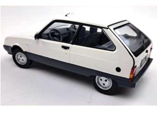 Citroen Axel, 1990  white with grey interior Triple9 1:18 (Türen, Motorhaube... nicht zu öffnen!)