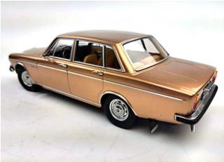 Volvo 164, 1970  gold metallic with beige interior Triple9 1:18 (Türen, Motorhaube... nicht zu öffnen!)