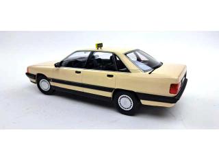 Audi 100 C3 *Taxi* 1989  ivory-white Triple9 1:18 (Türen, Motorhaube... nicht zu öffnen!)