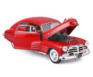 Chevrolet Fleetline Aerosedan ´48 rot Maisto 1:24