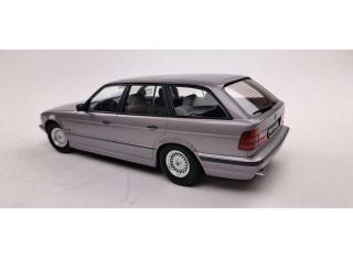 BMW 5-series Touring E34 1996 artic silver Triple 9 1:18 (Türen, Motorhaube... nicht zu öffnen!)