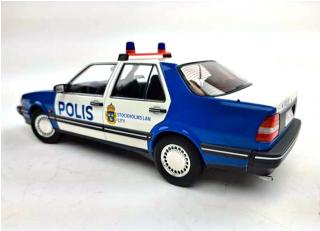 Saab 9000 CD Turbo Swedish Police 1990 white/blue Triple9 1:18 (Türen, Motorhaube... nicht zu öffnen!)