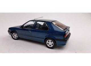 Renault 19, 1994 laguna blue metallic Triple 9 1:18 (Türen, Motorhaube... nicht zu öffnen!)