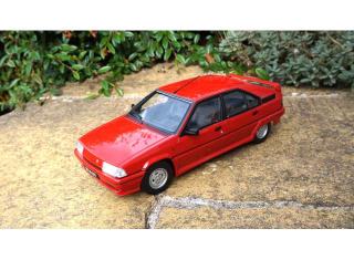 Citroen BX GTi, 1990 red with black interior Triple9 1:18 (Türen, Motorhaube... nicht zu öffnen!)