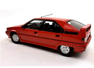 Citroen BX GTi, 1990 red with black interior Triple9 1:18 (Türen, Motorhaube... nicht zu öffnen!)