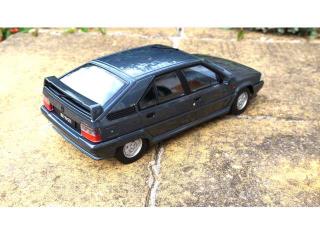 Citroen BX GTi, 1990  dark grey metallic/ black interior Triple9 1:18 (Türen, Motorhaube... nicht zu öffnen!)