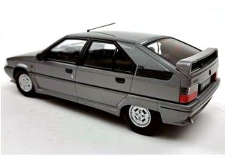 Citroen BX GTi 1990 silver metallic/ black interior Triple9 1:18 (Türen, Motorhaube... nicht zu öffnen!)