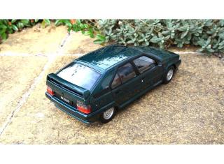 Citroen BX GTi,1990 green metallic with black interior Triple9 1:18 (Türen, Motorhaube... nicht zu öffnen!)