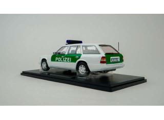Mercedes E-Class T Model 1995  W124 Polizei white/green Triple 9 1:18 (Türen, Motorhaube... nicht zu öffnen!)