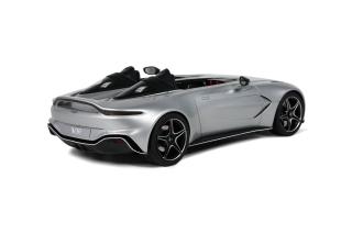 ASTON MARTIN V12 SPEEDSTER 2021 SKYFALL SILVER GT Spirit 1:18 Resinemodell (Türen, Motorhaube... nicht zu öffnen!)