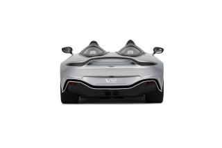 ASTON MARTIN V12 SPEEDSTER 2021 SKYFALL SILVER GT Spirit 1:18 Resinemodell (Türen, Motorhaube... nicht zu öffnen!)