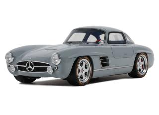 S-KLUB MERCEDES GULLWING 2021 NARDO GREY GT Spirit 1:18 Resinemodell (Türen, Motorhaube... nicht zu öffnen!)