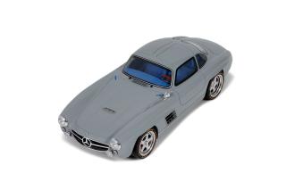 S-KLUB MERCEDES GULLWING 2021 NARDO GREY GT Spirit 1:18 Resinemodell (Türen, Motorhaube... nicht zu öffnen!)