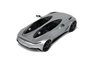 ASTON MARTIN V12 SPEEDSTER 2021 SKYFALL SILVER GT Spirit 1:18 Resinemodell (Türen, Motorhaube... nicht zu öffnen!)