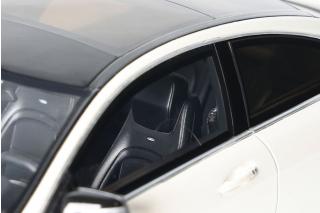 MERCEDES-BENZ C63 AMG (W204) EDITION 507 2014 WHITE GT Spirit 1:18 Resinemodell (Türen, Motorhaube... nicht zu öffnen!)