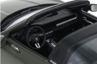 PORSCHE 911 (992) TARGA 4S 2020 PTS BLACK OLIVE GREEN GT Spirit 1:18 Resinemodell (Türen, Motorhaube... nicht zu öffnen!)
