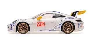 PORSCHE 911 (992) GT3RS - 2023 - WHITE/YELLOW DECOR Minichamps 1:18 Metallmodell mit zu öffnenden Hauben und Türen!