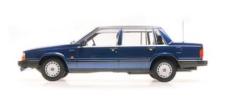 Volvo 740 GL - 1986 - dunkelblau metallic Minichamps 1:18 Metallmodell mit Geschlossener Karosserie