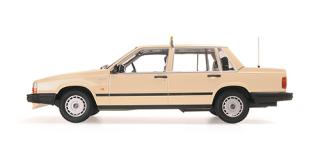 VOLVO 740 GL - 1986 - TAXI GERMANY Minichamps 1:18 Metallmodell, Türen, Motorhaube... nicht zu öffnen