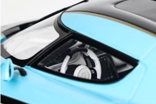 KOENIGSEGG REGERA 2018 BABY BLUE GT Spirit 1:18 Resinemodell (Türen, Motorhaube... nicht zu öffnen!)