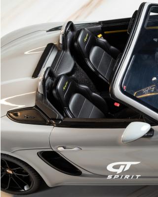 PORSCHE SPYDER (718) CRAYON GREY GT Spirit 1:18 Resinemodell (Türen, Motorhaube... nicht zu öffnen!)