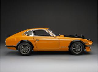 Datsun Fairlady Z (S30), orange with carbon bonnet SunStar Metallmodell 1:18