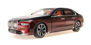 BMW i7 - 2022 - BLACK METALLIC/RED METALLIC Minichamps 1:18 Metallmodell mit zu öffnenden Türen und Haube(n)