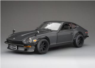Datsun 240Z 1971  dark gray SunStar Metallmodell 1:18