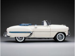 Chevrolet Bel Air Open Convertible 1953  white SunStar Metallmodell 1:18