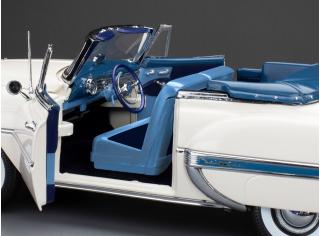Chevrolet Bel Air Open Convertible 1953  white SunStar Metallmodell 1:18