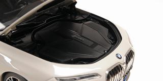 BMW i7 - 2022 - WHITE METALLIC Minichamps 1:18 Metallmodell mit zu öffnenden Türen und Haube(n)