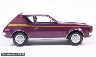 AMC Gremlin, lila/gold, 1970 MCG 1:18 Metallmodell, Türen und Hauben nicht zu öffnen