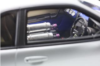 Nissan Skyline R34 GT-R 2001 \"Fast & Furious\" (Silver/Blue Stripes) Kyosho 1:12 Metallmodell