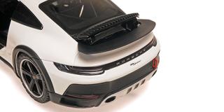 PORSCHE 911 DAKAR - 2022 - WHITE Minichamps 1:18 Metallmodell mit zu öffnenden Türen und Haube(n)