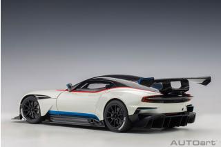 ASTON MARTIN VULCAN 2015 (STRATUS WHITE/BLUE STRIPES) (COMPOSITE MODEL/FULL OPENINGS)  AUTOart 1:18