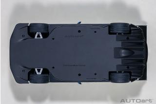 ASTON MARTIN VULCAN 2015 (STRATUS WHITE/BLUE STRIPES) (COMPOSITE MODEL/FULL OPENINGS)  AUTOart 1:18