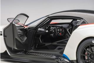 ASTON MARTIN VULCAN 2015 (STRATUS WHITE/BLUE STRIPES) (COMPOSITE MODEL/FULL OPENINGS)  AUTOart 1:18