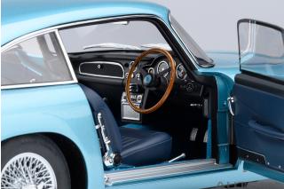 Aston Martin DB5 1964 (caribbean pearl/blue) (composite model/full openings) AUTOart 1:18