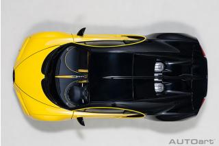 BUGATTI CHIRON 2017 (JAUNE MOLSHEIM YELLOW/NOCTURNE BLACK) (COMPOSITE MODEL/FULL OPENINGS + WORKABLE REAR SPOILER) AUTOart 1:18