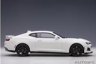 Chevrolet Camaro ZL1 2017 (summit white) (composite model/full openings) AUTOart 1:18