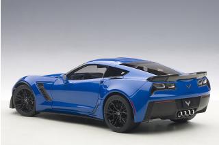 Chevrolet Corvette C7 Z06 (laguna blue tintcoat/ black rims) 2014 (composite model/full openings) AUTOart 1:18