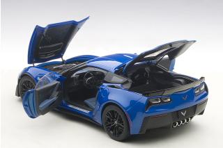 Chevrolet Corvette C7 Z06 (laguna blue tintcoat/ black rims) 2014 (composite model/full openings) AUTOart 1:18