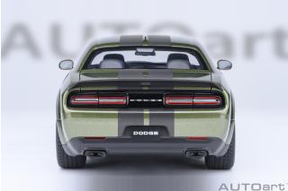 DODGE CHALLENGER SRT JAILBREAK 2022 (F8 GREEN) AUTOart 1:18 Composite