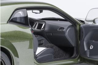 DODGE CHALLENGER SRT JAILBREAK 2022 (F8 GREEN) AUTOart 1:18 Composite