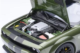 DODGE CHALLENGER SRT JAILBREAK 2022 (F8 GREEN) AUTOart 1:18 Composite