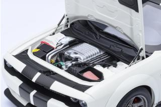 DODGE CHALLENGER SRT SUPER STOCK 2023 (KNUCKLE WHITE) AUTOart 1:18 Composite