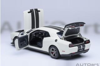 DODGE CHALLENGER SRT SUPER STOCK 2023 (KNUCKLE WHITE) AUTOart 1:18 Composite